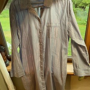 Nightshirt with gold threads incorporated all over
